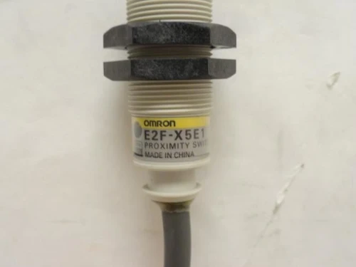 Omron E2F-X5E1; Inductive Proximity Sensor; 12-24 VDC