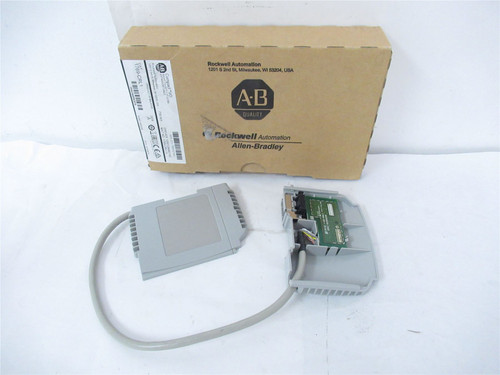 Allen-Bradley 1769-CRL; Expansion Cable Right to Left 1'