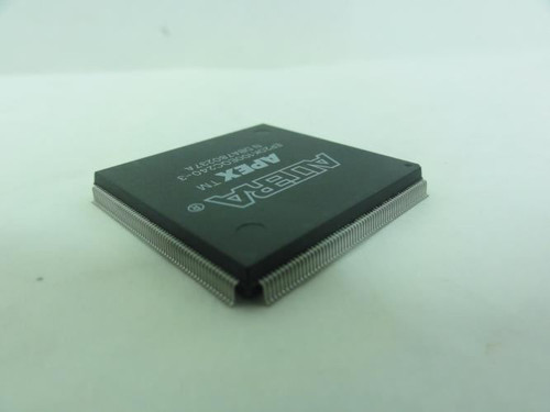 Altera EP20K100EQC240-3; Field Programmable Gate Array; 2.5V