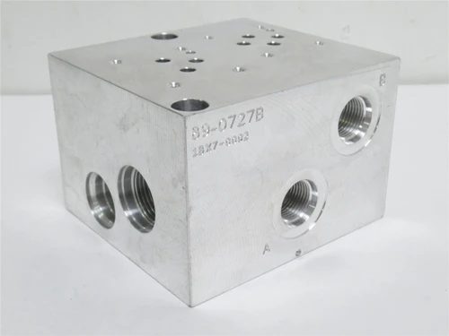 Iowa Fluid 89-0727B; Aluminum DCV Manifold Block