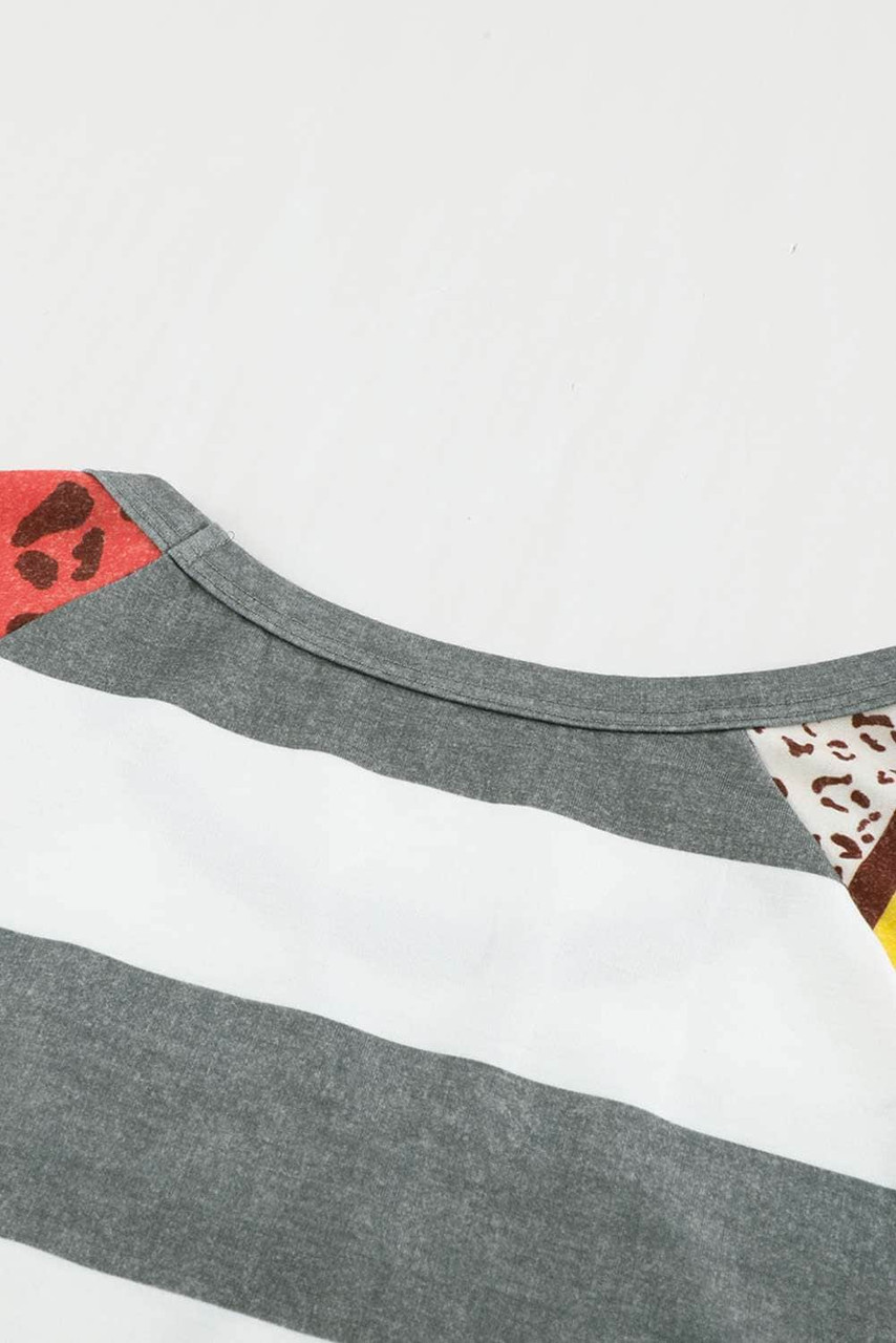 Colorful Leopard Striped Splicing Raglan Sleeve Sweatshirt Colorful Leopard Striped Splicing Raglan Sleeve Sweatshirt