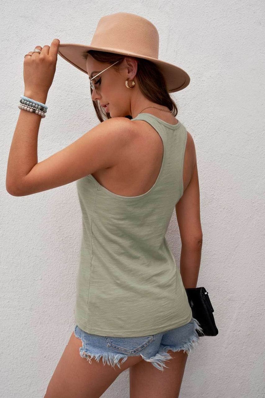 Green Scoop Neck Basic Solid Tank Top Green Scoop Neck Basic Solid Tank Top