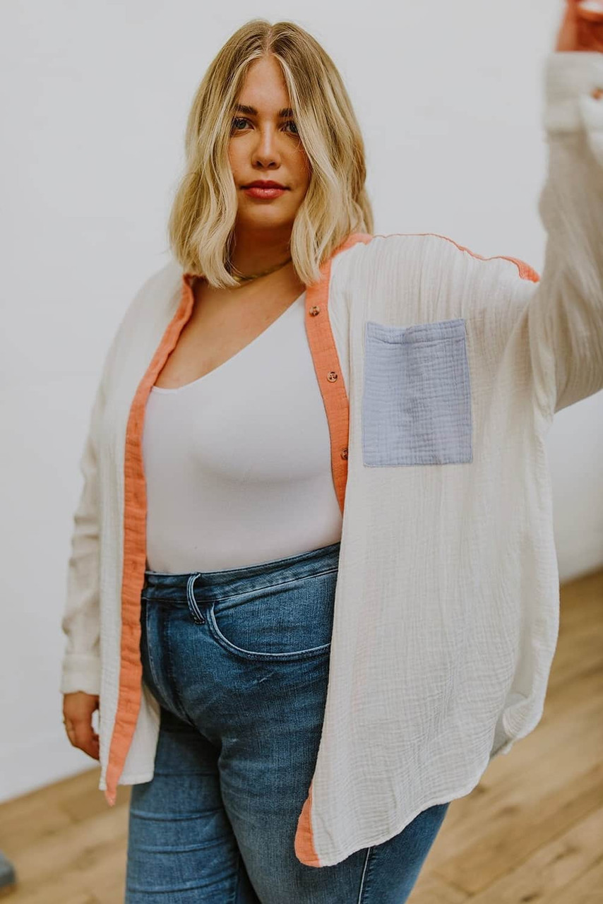 White Crinkle Colorblock Chest Pocket Plus Size Shirt