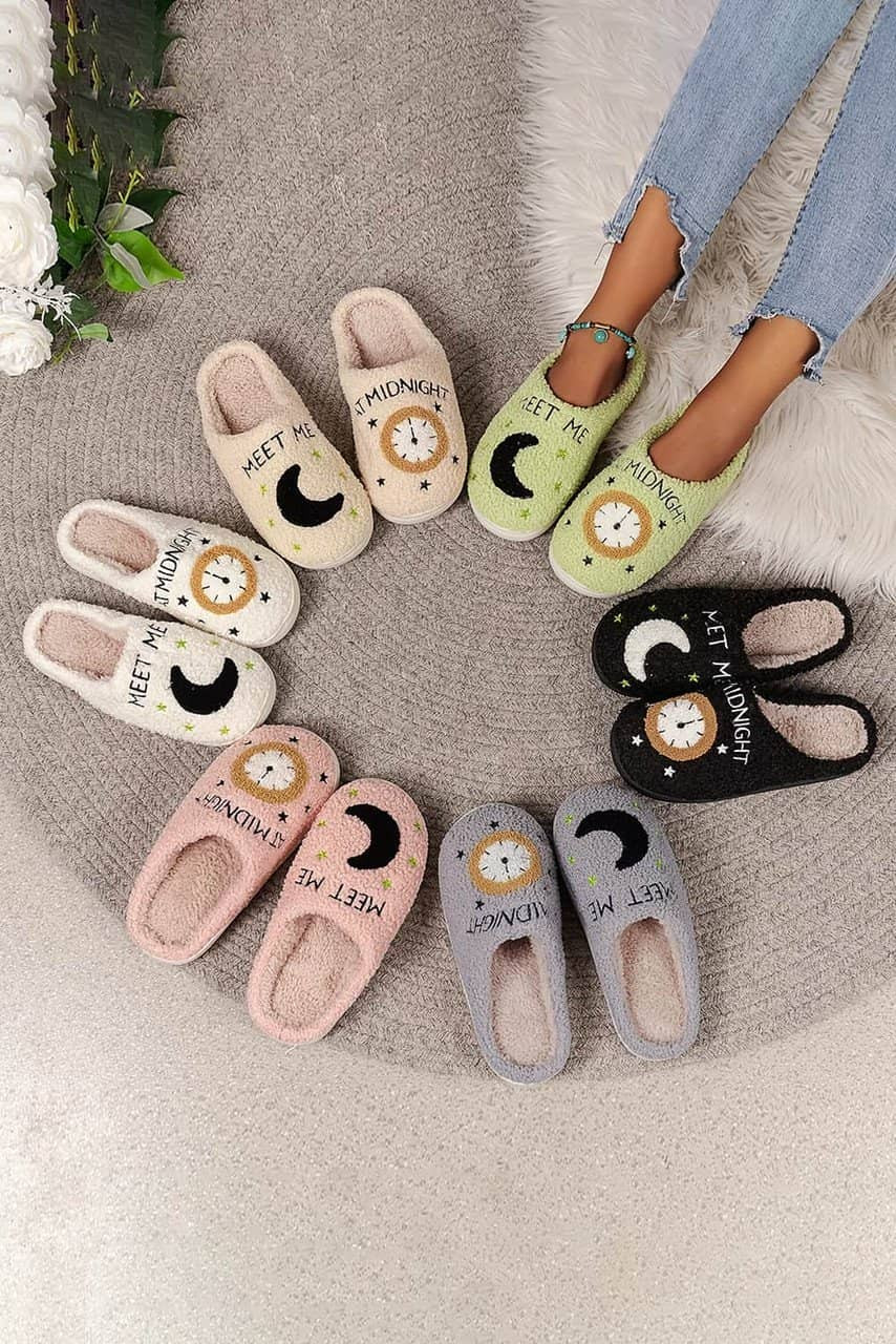 Light Pink Moon & Clock Pattern Fuzzy Home Slippers Light Pink Moon & Clock Pattern Fuzzy Home Slippers