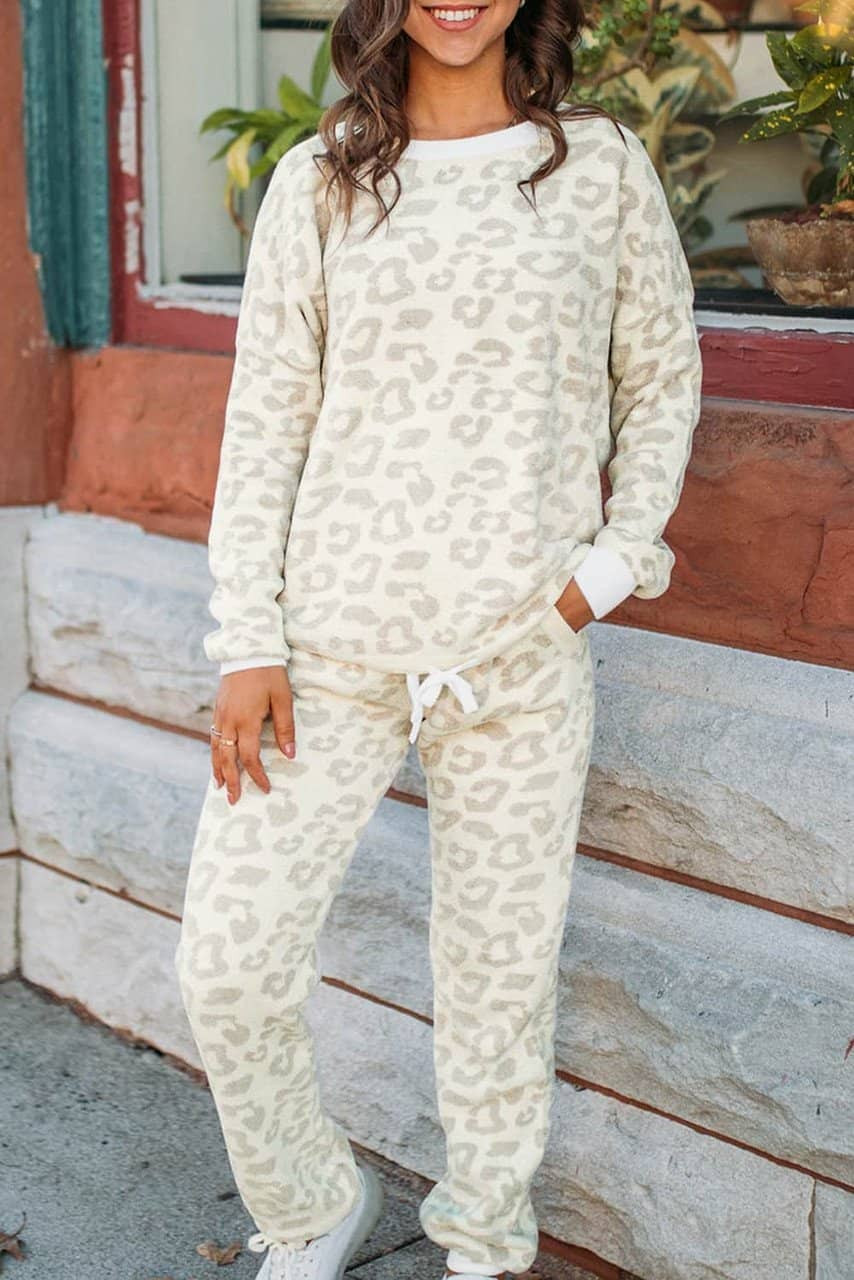 White Leopard Pullover and Drawstring Pants Lounge Set White Leopard Pullover and Drawstring Pants Lounge Set