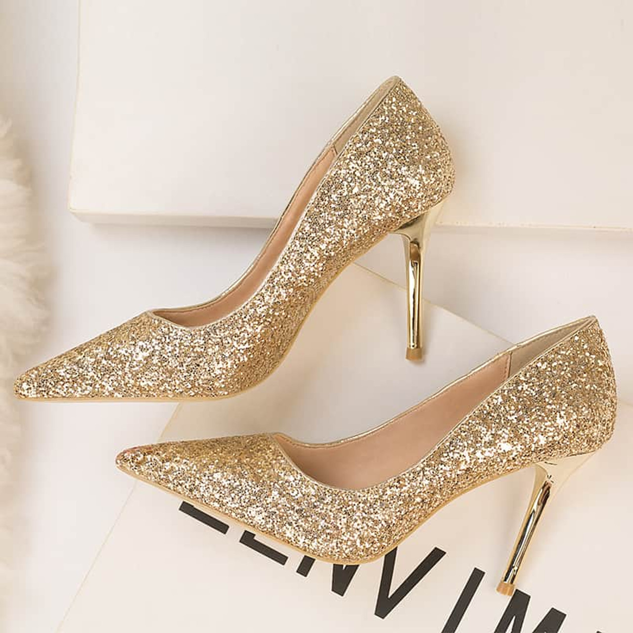 High-heeled shallow mouth pointed gradient sequins