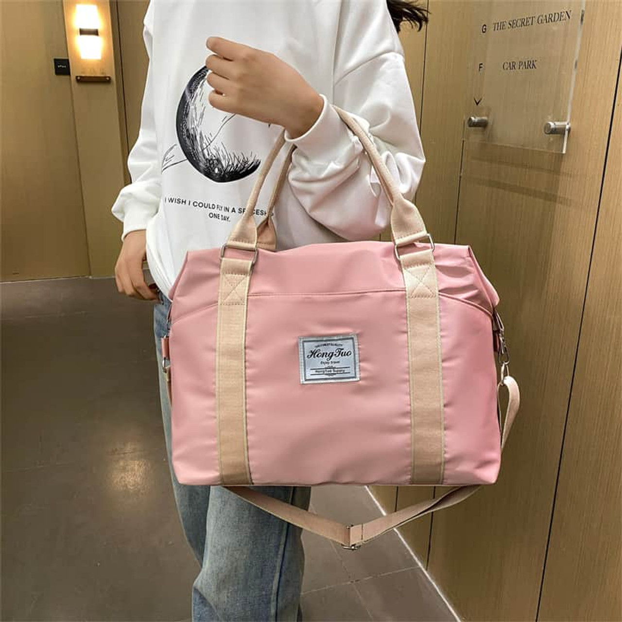 Portable Travel Bag Women's Large Capacity Lightweight Waterproof Luggage Bag
