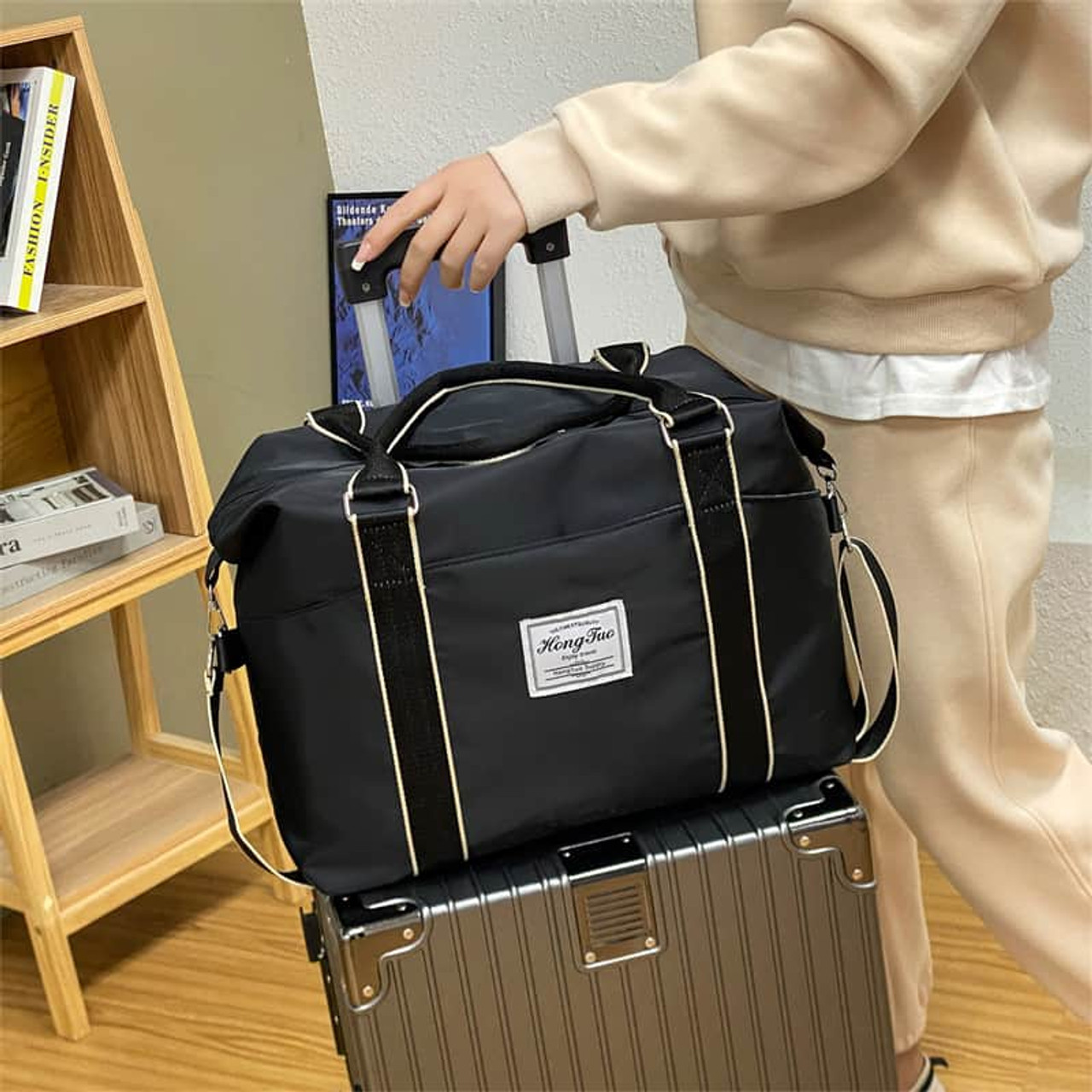 Portable Travel Bag Women's Large Capacity Lightweight Waterproof Luggage Bag