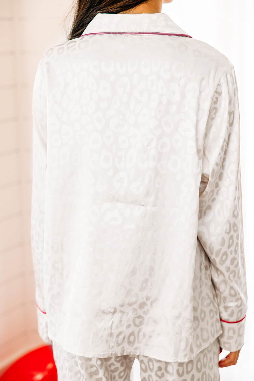 White 2pcs Leopard Satin Long Sleeve Pajamas Set White 2pcs Leopard Satin Long Sleeve Pajamas Set
