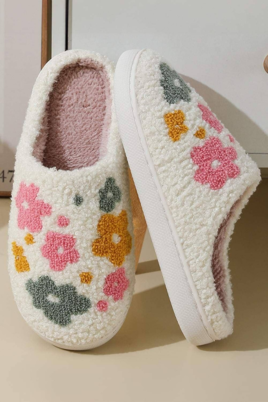 White Flower Pattern Slip On Plush Home Slippers White Flower Pattern Slip On Plush Home Slippers
