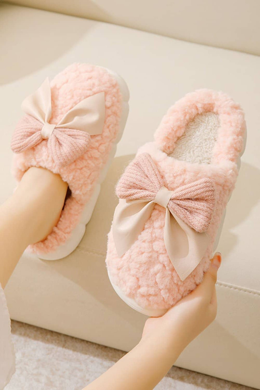 Pink Contrast Bowknot Applique Plush Winter Slippers Pink Contrast Bowknot Applique Plush Winter Slippers
