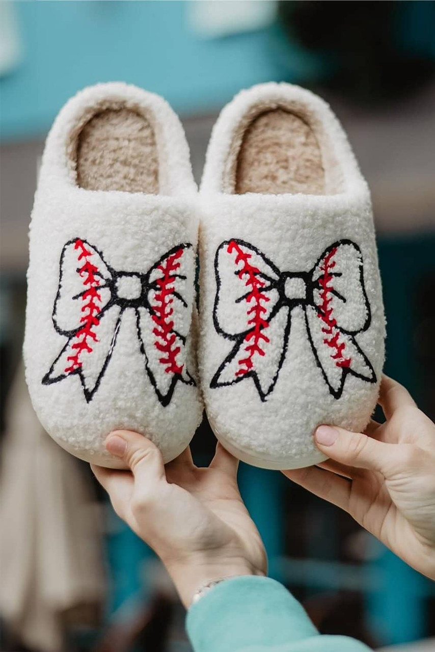 White Bow Knot Rugby Pattern Plush Warm Slippers White Bow Knot Rugby Pattern Plush Warm Slippers