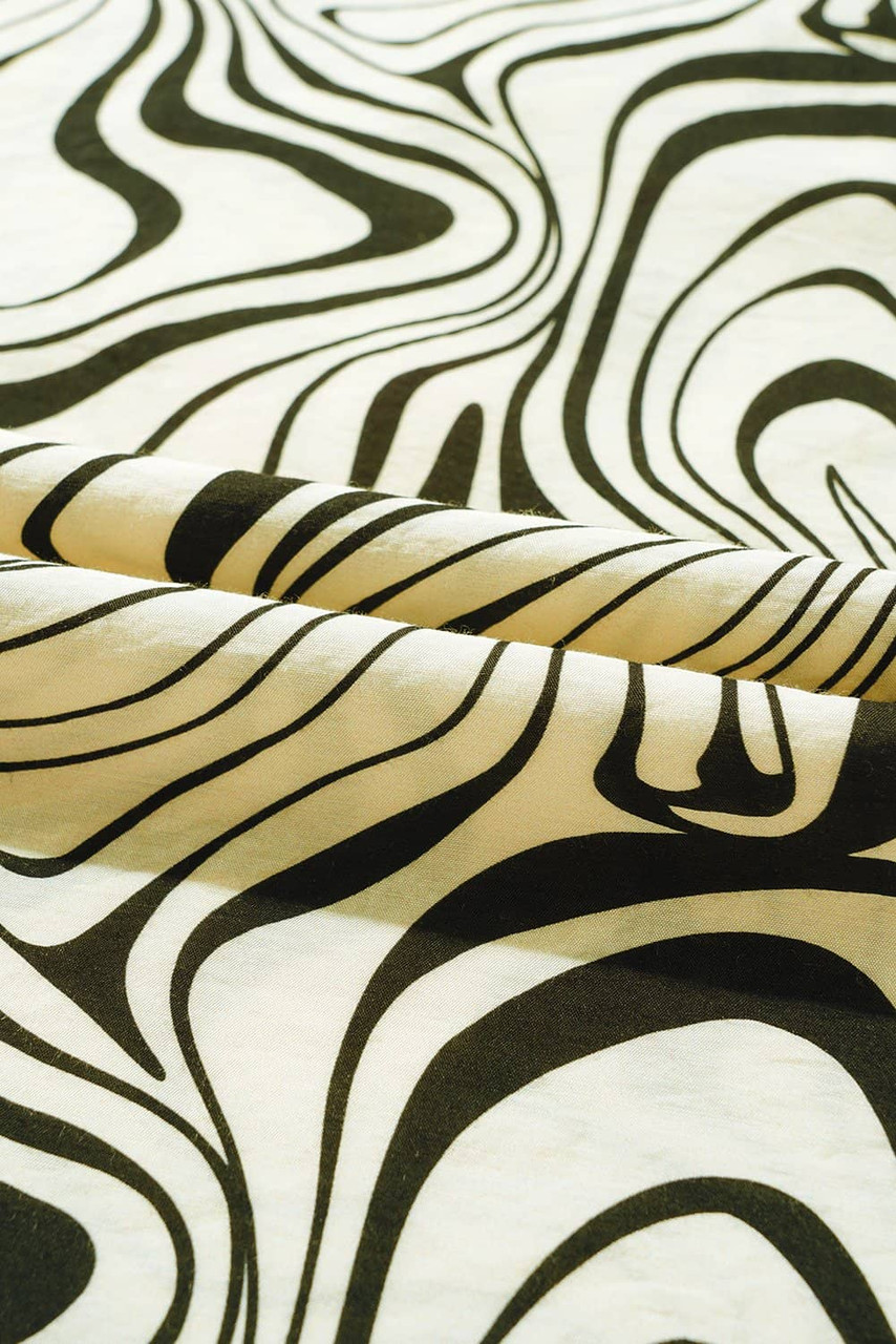 White Zebra Stripe Print Contrast V-Neck Ricrac Detail Short Sleeve Blouse Top White Zebra Stripe Print Contrast V-Neck Ricrac Detail Short Sleeve Blouse Top