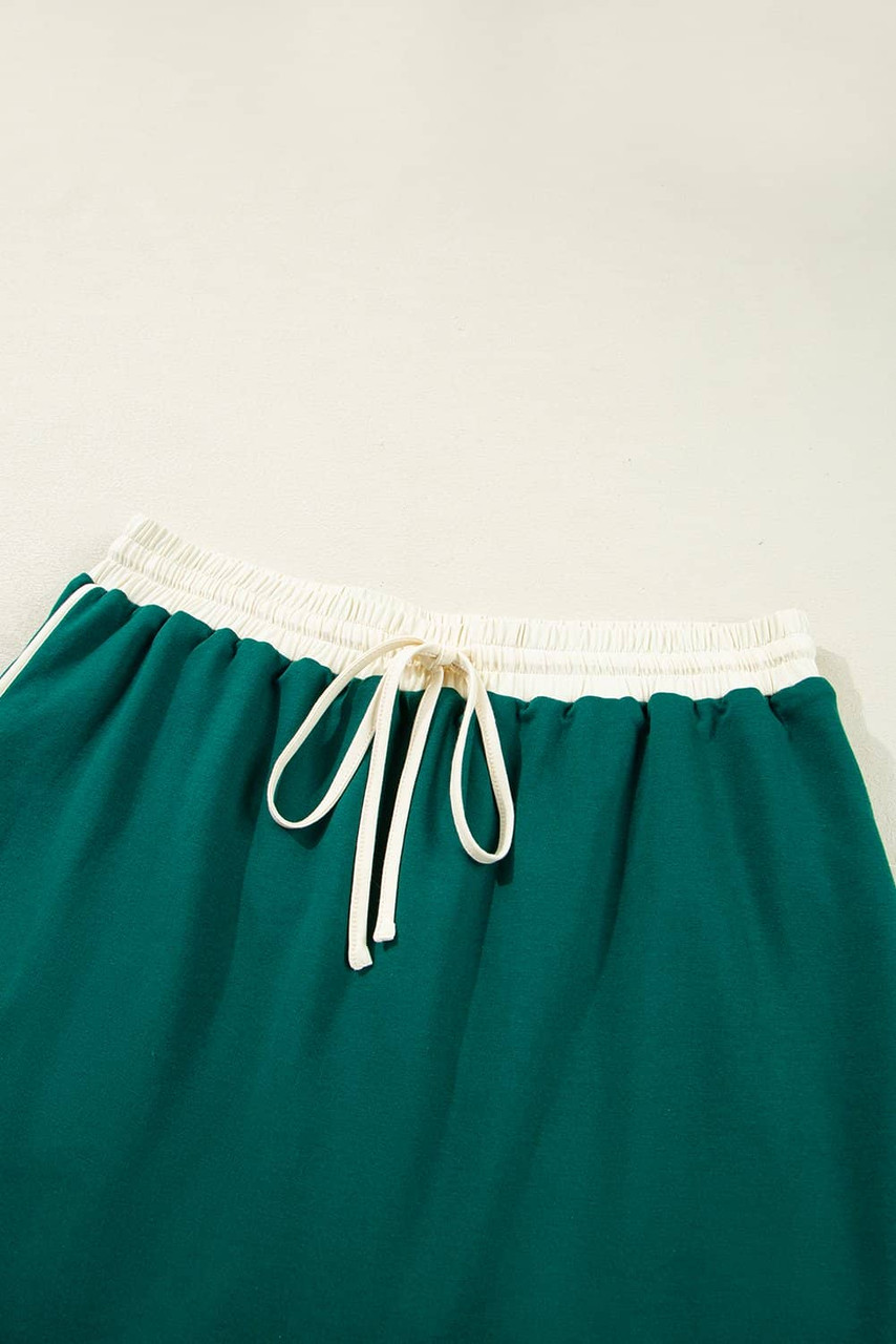 Evergreen Plus Size Contrast Trim T Shirt and Skirt Two Piece Set