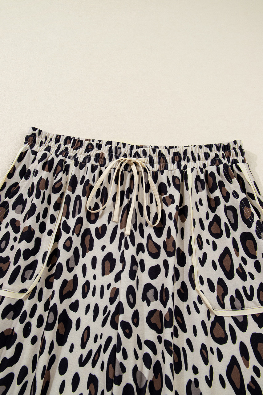 Khaki Exposed Seam Patched Pocket Plus Size Drawstring Leopard Wide Leg Pants Khaki Exposed Seam Patched Pocket Plus Size Drawstring Leopard Wide Leg Pants