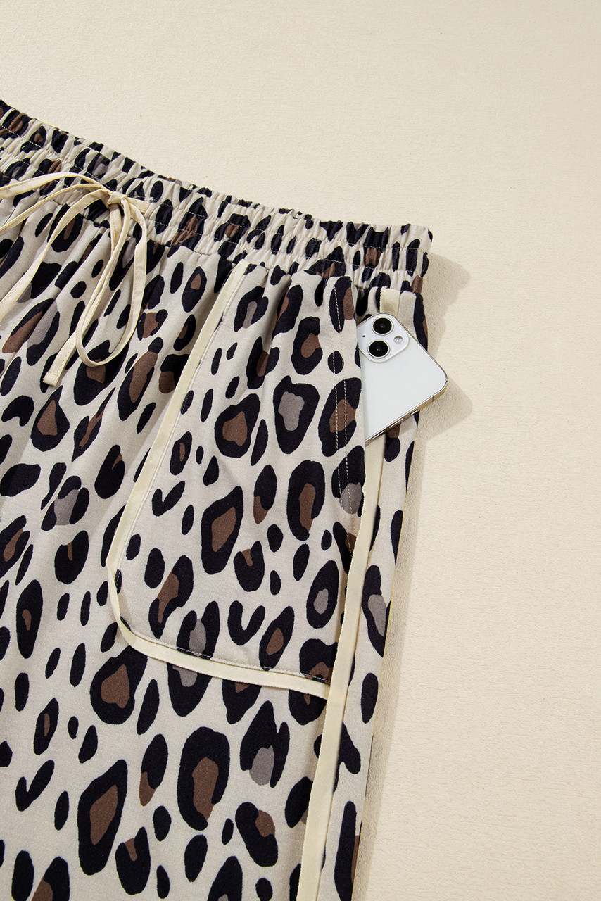 Khaki Exposed Seam Patched Pocket Plus Size Drawstring Leopard Wide Leg Pants Khaki Exposed Seam Patched Pocket Plus Size Drawstring Leopard Wide Leg Pants