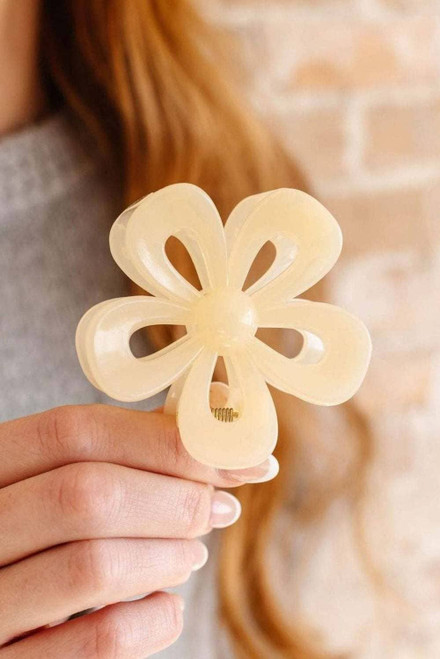 Beautifully Flower Shape Resin Hair Clip Beautifully Flower Shape Resin Hair Clip