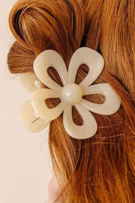 Beautifully Flower Shape Resin Hair Clip Beautifully Flower Shape Resin Hair Clip