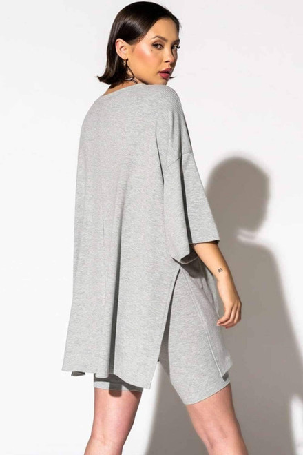 Light Grey Solid Color Loose Tunic Top and Slim Shorts Set Light Grey Solid Color Loose Tunic Top and Slim Shorts Set
