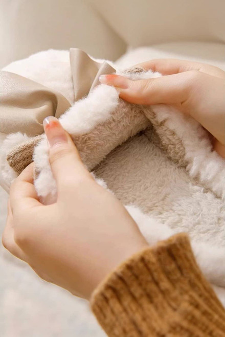 White Contrast Bowknot Applique Plush Winter Slippers White Contrast Bowknot Applique Plush Winter Slippers