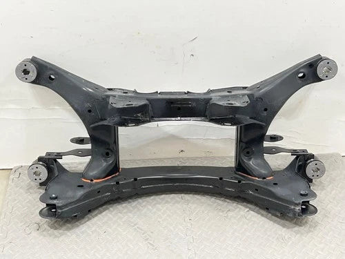 2020 - 2025 FORD ESCAPE REAR SUSPENSION SUBFRAME UNDERCARRIAGE CROSSMEMBER OEM used OEM rear subframe and crossmember