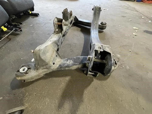 2015 CHRYSLER 200 S FWD REAR SUSPENSION CROSSMEMBER SUBFRAME OEM used OEM rear subframe and crossmember