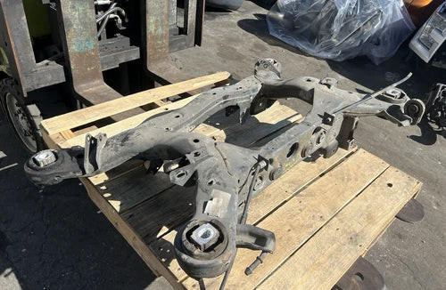 2014 2021 JEEP GRAND CHEROKEE REAR SUBFRAME CRADDLE CROSSMEMBER CROSS MEMBER OEM used OEM rear subframe and crossmember