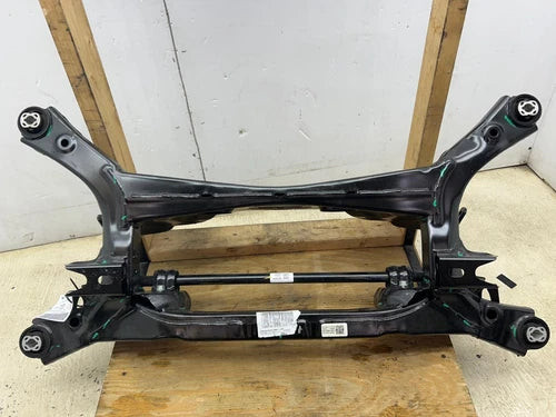 2022-2024 HYUNDAI TUCSON OEM REAR SUBFRAME UNDERCARRIAGE CROSSMEMBER 55405CW000 used OEM rear subframe and crossmember