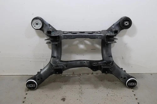 2020 - 2025 MERCEDES GLE450 V167 REAR SUBFRAME UNDERCARRIAGE CROSSMEMBER OEM used OEM rear subframe and crossmember