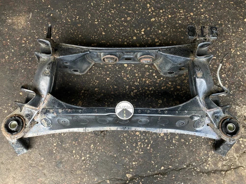 95-01 Toyota Crown Majesta UZS151 Rear Lower Suspension Subframe Cradle OEM used OEM rear subframe and crossmember