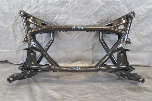 2016 16 BMW M3 SEDAN 3.0L F80 SMG OEM REAR SUBFRAME CROSSMEMBER #1436 used OEM rear subframe and crossmember