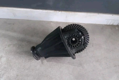 96-02 TOYOTA 4RUNNER REAR DIFFERENTIAL 3.9 3RD MEMBER NON LOCKER GENUINE OEM used OEM rear differential carrier