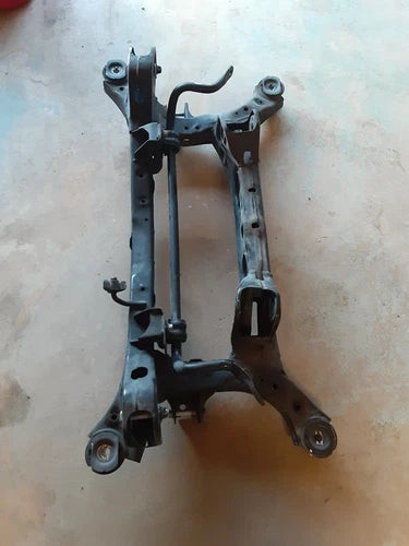 2019-2020 HYUNDAI TUCSON REAR SUSPENSION SUB FRAME CROSS MEMBER OEM used OEM rear subframe and crossmember