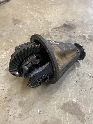 96-02 TOYOTA 4RUNNER REAR DIFFERENTIAL 3.73 3RD MEMBER CARIER GENUINE OEM used OEM rear differential carrier