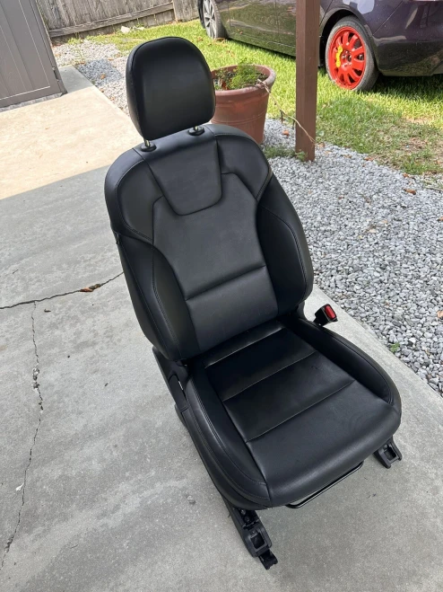 2020-2022 Kia Telluride Passenger Seat Black Used OEM Airbag