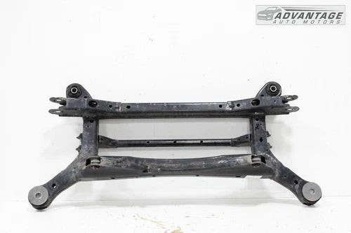 2017-2023 CHRYSLER PACIFICA FWD REAR SUSPENSION SUBFRAME CROSSMEMBER OEM used OEM rear subframe and crossmember