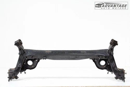 2021-2024 NISSAN KICKS FWD REAR SUSPENSION SUBFRAME CROSSMEMBER AXLE BEAM OEM used OEM rear subframe and crossmember
