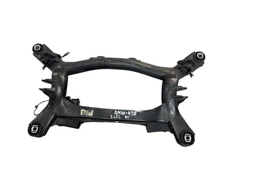 BMW 430i G26 XDRIVE 2.0L REAR SUBFRAME SUB FRAME CROSSMEMBER OEM 2023 - 2024 used OEM rear subframe and crossmember