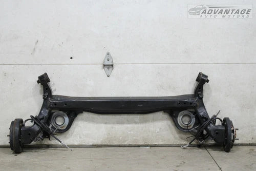 2018-2020 NISSAN KICKS FWD REAR SUSPENSION SUBFRAME CROSSMEMBER AXLE BEAM OEM used OEM rear subframe and crossmember