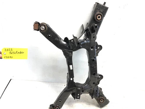 2022-2024 NISSAN PATHFINDER REAR SUSPENSION SUBFRAME CROSSMEMBER OEM used OEM rear subframe and crossmember