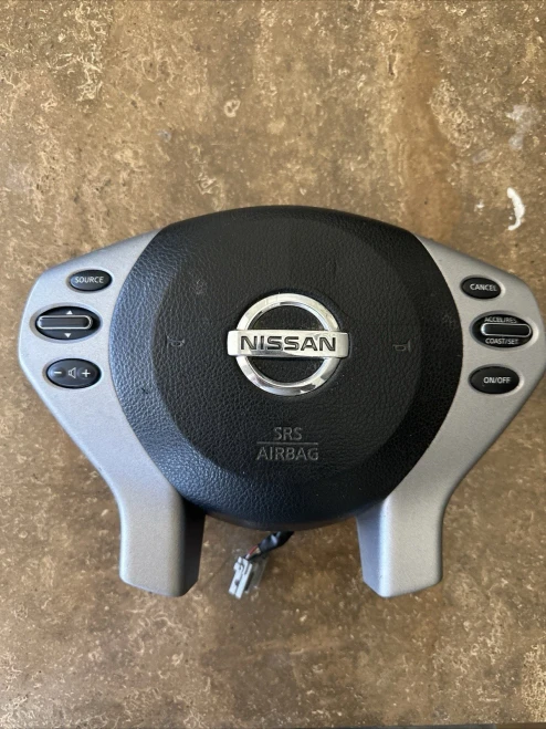 2007 Nissan Altima Driver Steering Wheel Used OEM Airbag