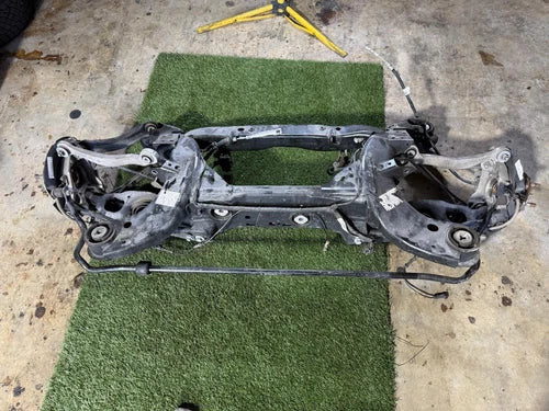 2017-2021 DODGE CHARGER SCAT PACK REAR AXLE SUBFRAME CROSSMEMBER CRADLE OEM used OEM rear subframe and crossmember
