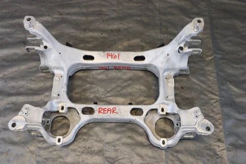 2015 CORVETTE STINGRAY C7 6.2L OEM REAR SUBFRAME CROSSMEMBER #1461 used OEM rear subframe and crossmember