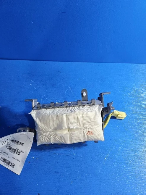 2005-2010 Toyota Avalon Passenger Dash Used OEM Airbag