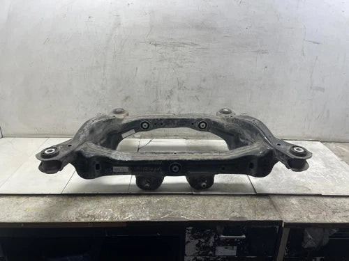 2014 JEEP CHEROKEE REAR CROSSMEMBER SUBFRAME OEM used OEM rear subframe and crossmember
