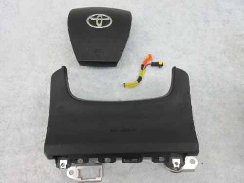 2012-2018 Toyota Prius V Driver Knee Black Used OEM Airbag
