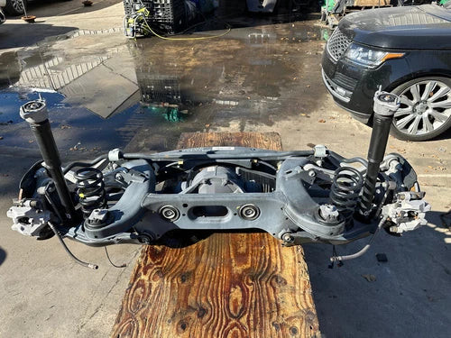 12-15 Mercedes C250 REAR SUBFRAME CROSSMEMBER CRADLE ASSEMBLY W DIFFERENTIAL OEM used OEM differential and carrier assembly