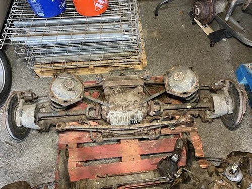 1998-2003 Jaguar XJR XJ8 X308 Rear Subframe Differential Suspension OEM #4742E used OEM differential and carrier assembly