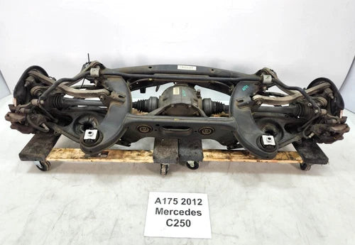 ✅ 12-15 OEM Mercedes W204 C250 Rear Subframe Differential Suspension Assembly used OEM differential and carrier assembly