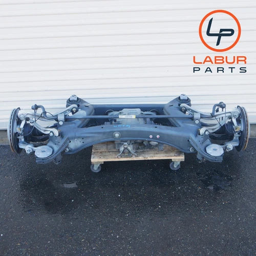 W205 MERCEDES 15-21 C300 REAR SUBFRAME DIFFERENTIAL CONTROL ARM SPINDLE HUB used OEM differential and carrier assembly